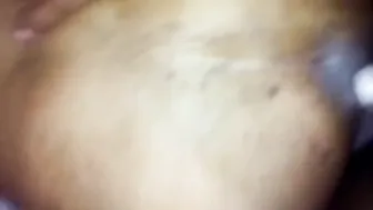 Papai adora ser fodido com força em sessão amadora sem camisinha