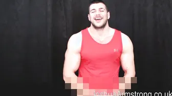 Hunk musculoso masturba seu pau duro em sessão de punheta solo