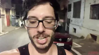 Boquete ao ar livre para jovem garanhão na liberdade, são paulo