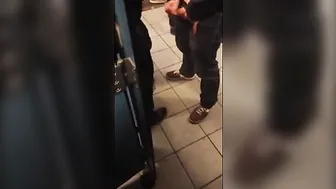 业余男在公共厕所无套肛交