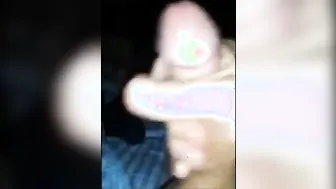 दो शौकिया लड़के एक-दूसरे को हस्तमैथुन कर रहे हैं
