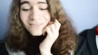 Crossdresser amador experimenta sexo gay pela primeira vez