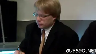 年轻猛男们整晚无套群交