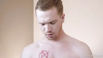 Los hermanastros dacotah crimson y greyson lane en sexo anal a pelo