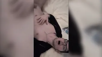 塞尔维亚肌肉猛男使用操机进行肛交游戏