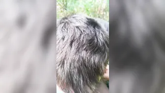 शौकिया गोरा आदमी बाहर विशाल काले लंड को गले तक लेता है