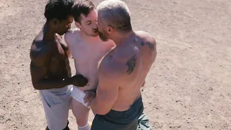 Trío interracial sin condón con follada anal brutal y golpe duro de...