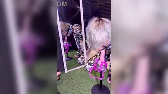 Femboy solo monta consolo e faz boquete com gozada