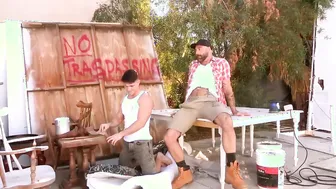 O tatuado isaac x fode sem camisinha o greg riley ao ar livre