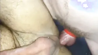 Três machos bem dotados fazem sexo anal sem camisinha em três com g...