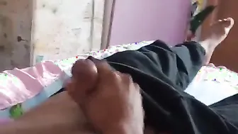 Mamada amateur gay y corrida en casa
