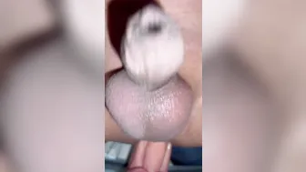 Sexo anal amador bareback hardcore com brinquedo de consolo gordo