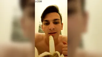 Solo twink plays with a banana in amateur hd video