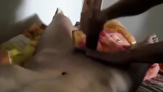 अमेचर एशियाई ट्विंक को सेन्सुअल हैंडजॉब मिलती है