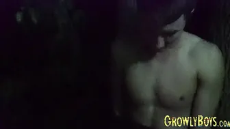 Jovencito recibe juego anal con tentáculos mientras un furry mira y...