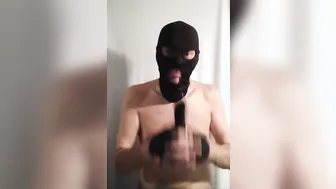 Entrenamiento amateur perverso de garganta profunda con consolador ...