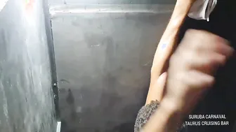 Orgia gay selvagem sem camisinha no carnaval com amadores de pau gr...