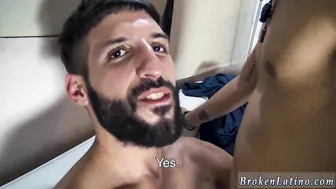 Twink latino pelirrojo follado sin condón por bbc en habitación de ...