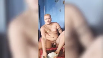Sessão anal hardcore de davizão com jovem e brincadeira com consolo