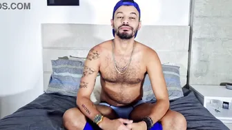 El semental negro musculoso blayde wakanda es follado bareback por ...