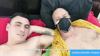 Chris folla a pelo e insemina a putos twink en encuentro amateur
