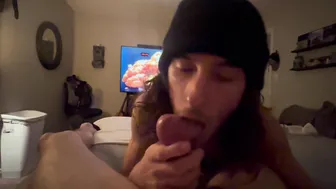 Le twink aj se fait défoncer l'anal pour la première fois à l'école