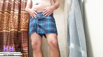 Gonzo harold在淋浴间撸他的大鸡巴