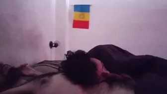 毛深い熊が朝のフェラとアナルファックを受ける