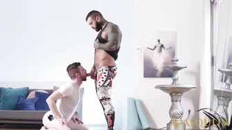 Jock musculoso thyle knoxx es follado a pelo por markus kage