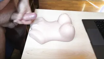 小鲜肉在镜头前试用新肛塞玩具