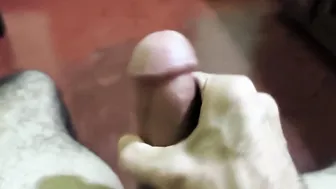 Twink asiático solo se masturba o pau grande até gozar