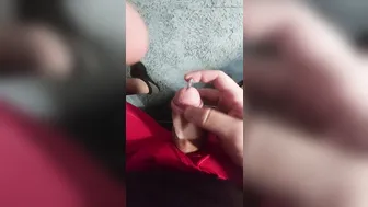 ट्विंक 22mm यूरेथ्रल साउंड को अपने लंड के अंदर गहराई तक डालता है जब...