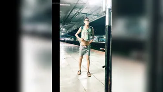 बालों वाले डैडी बड़े लंड से युवा ट्विंक को बिना कंडोम के चोदते हैं