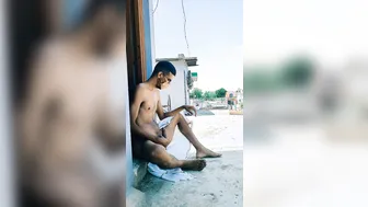 Twink wichst großen schwanz bis zum cumshot