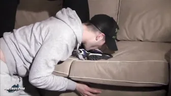 Twink francés fred sneaker se hace chupar la polla y follar en jock...