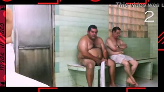 رجال ناضجون يمصون وينيكون بقوة في الساونا