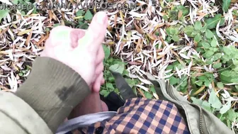 年轻男孩在危险的森林中打手枪，大阴茎 - 合集