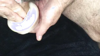 Papá maduro ohtrevor se masturba su gran polla y corre fuerte