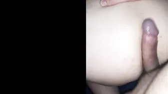 Tres osos pasan de la sauna a trío bareback hardcore