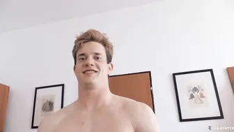 肌肉金发健美男尝试大硬屌同志肛交