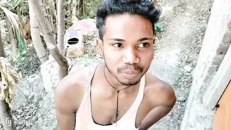 Twink indiano desi masturba pau grande em casa na selva