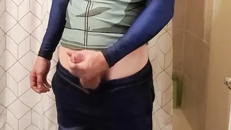 Papá perforado se masturba hasta una gran corrida