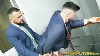 Andrea suarez seduce a su gerente en traje para anal a pelo