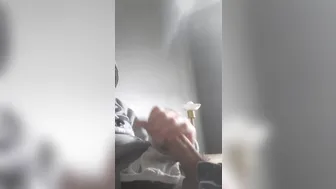 बड़े लंड को हिलाने के बाद बिना हाथ लगाए स्पर्म निकलना