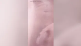 Papai militar se masturba analmente com pau grande no banheiro