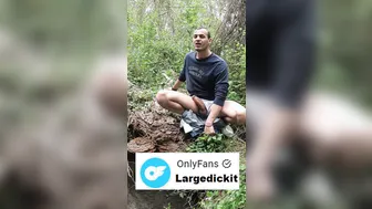 Joven italiano delgado se masturba su...