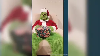 Solo cosplay grinch con polla grande y corrida navideña