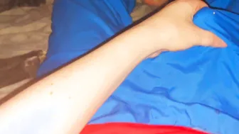 شاب بريطاني يستمني منفرداً ويقذف وهو يرتدي لاكوست