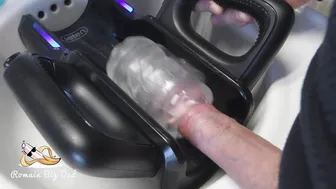 Papá sin circuncidar usa fleshlight para una intensa masturbación y...
