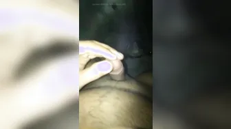 Homem asiático bate punheta com o pau grande depois de brincadeira ...